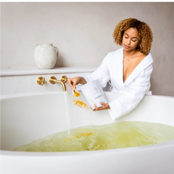 Bathorium Golden Hour Detox Clay Bath Soak - Picture 3 of 3